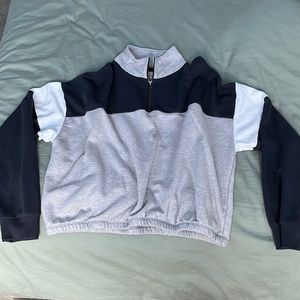 Size Medium American Eagle long sleeve lightweight sweatshirt.